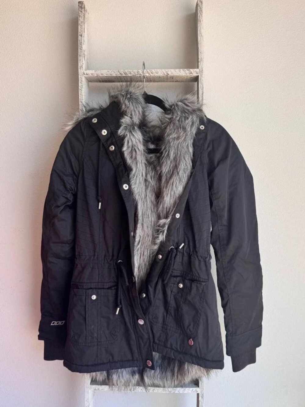 LJ Black Faux Fur Lined Parka Jacket – Size XS
